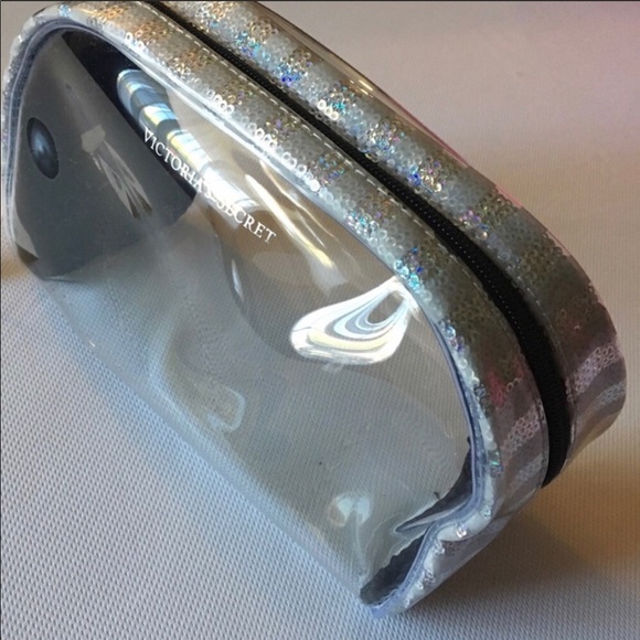 Victoria's Secret Handbags - VICTORIAS SECRET MAKEUP BAG